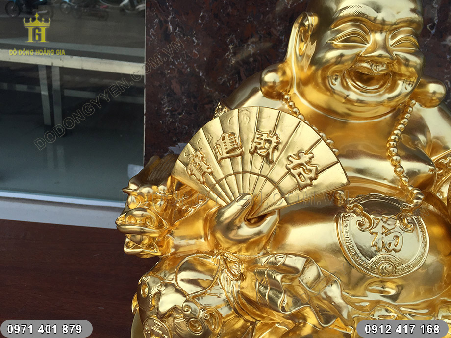 tượng Phật Di Lặc ngồi ngai rồng dát vàng
